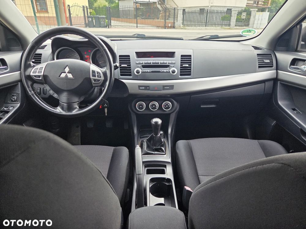 Mitsubishi Lancer 1.8 Invite - 11