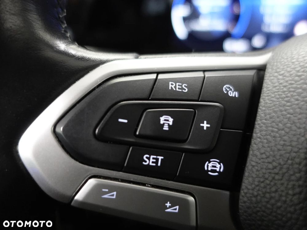 Volkswagen Golf 2.0 TDI SCR Life - 36