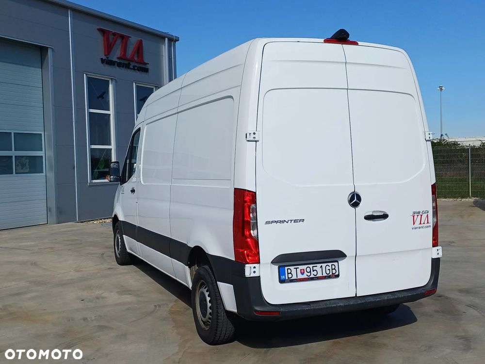 Mercedes-Benz SPRINTER - 4