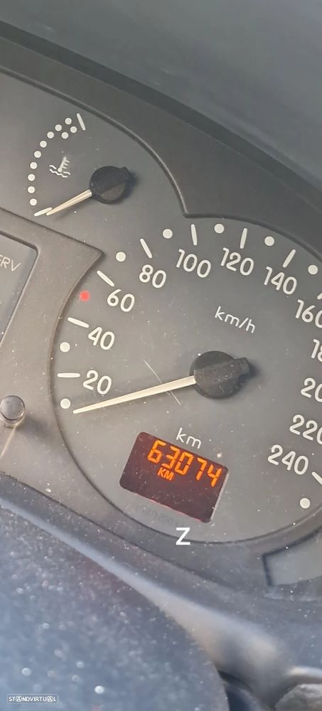 Renault Clio 1.2 RXE - 4