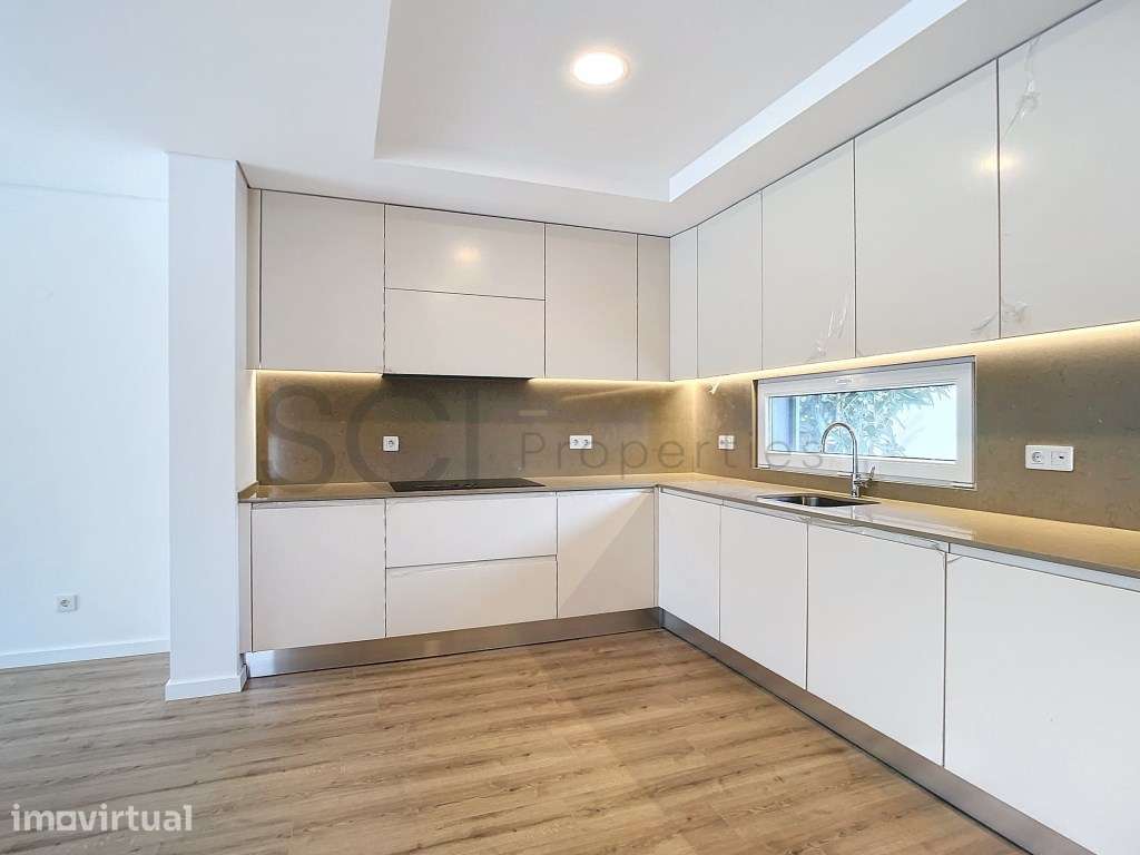Moradia Isolada T4 com Piscina | Charneca de Caparica - Grande imagem: 3/25