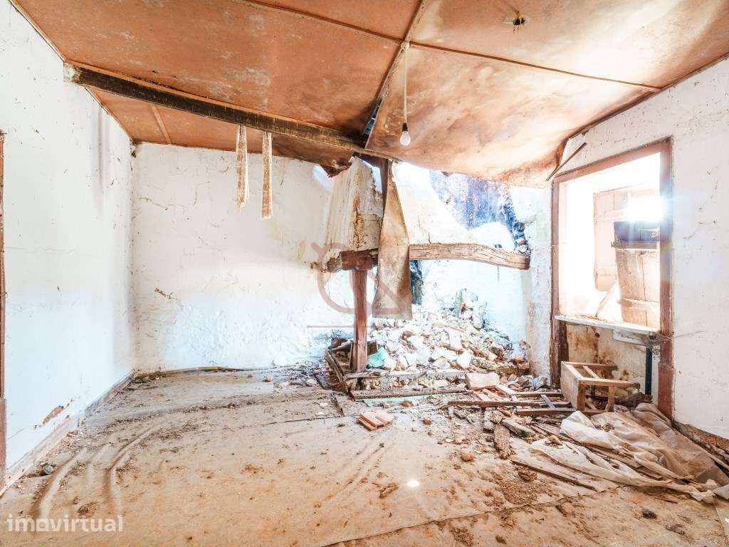 Moradia para demolir ou reconstruir em São Mamede, Batalha. - Grande imagem: 4/28