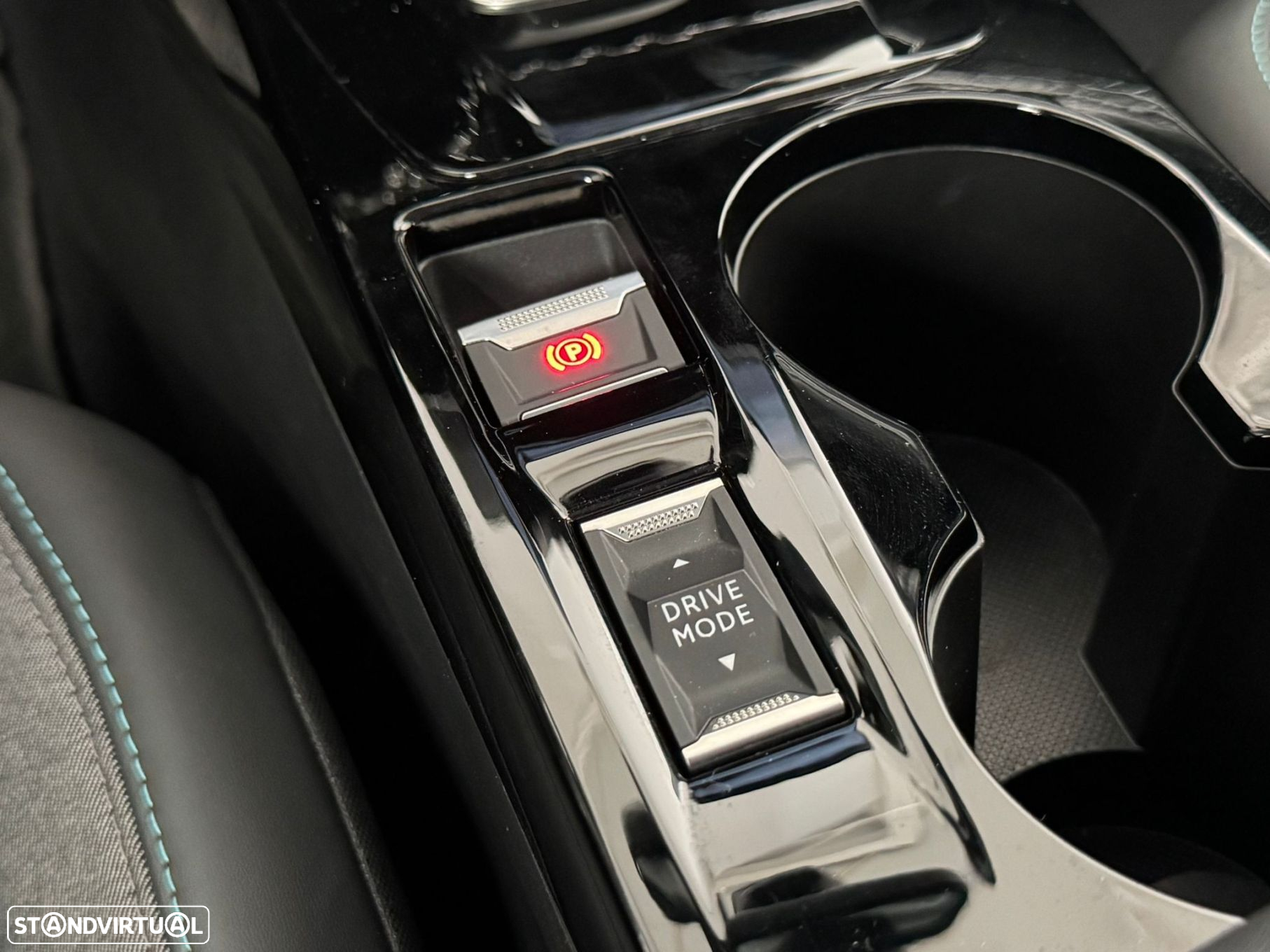 Peugeot e-208 50 kWh Allure Pack - 44