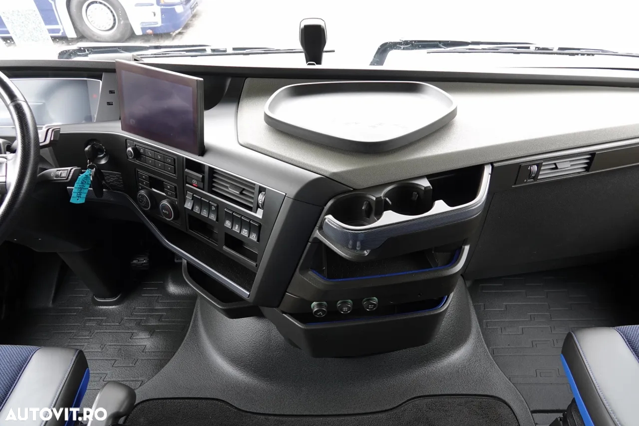 Volvo FH 500 /  6X2 / BOOGIE / I-SAVE / I- SHIFT / DUPĂ CONTRACTUL DE SERVICE - 31