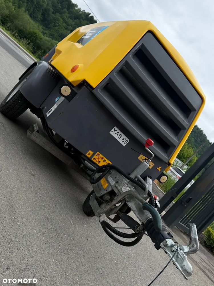 Atlas Copco XAS88 Kompresor Śrubowy. 738 mtg. 2021rok. Sprężarka 5,4m3. Przyczepka jezdna do rejestracji jako pojazd. Regulacja ciśnienia bar od 1-7. Silnik Kubota 4cylindry. 50km. Potężna moc. Sprowadzony z Norwegii. Maszyna jak Nowa z Salonu! Okazja. Zadbana Maszyna. Dokumenty, książka. Opony nówki! Zero zużycia potężna moc. Chłodnica Cyklonowa (osuszacz) !!! - 30