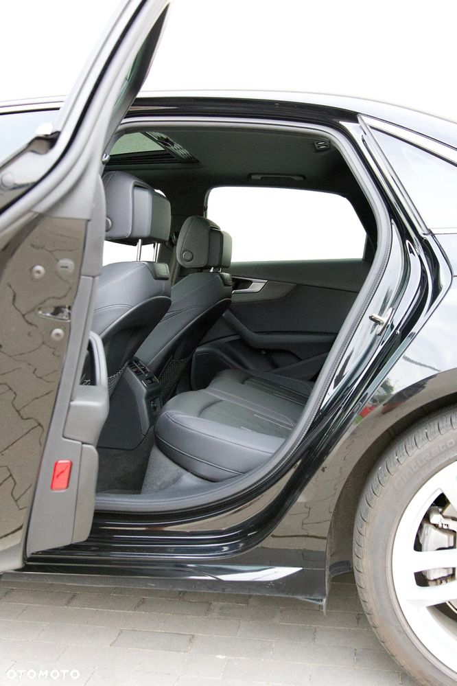 Audi A4 Limousine - 17