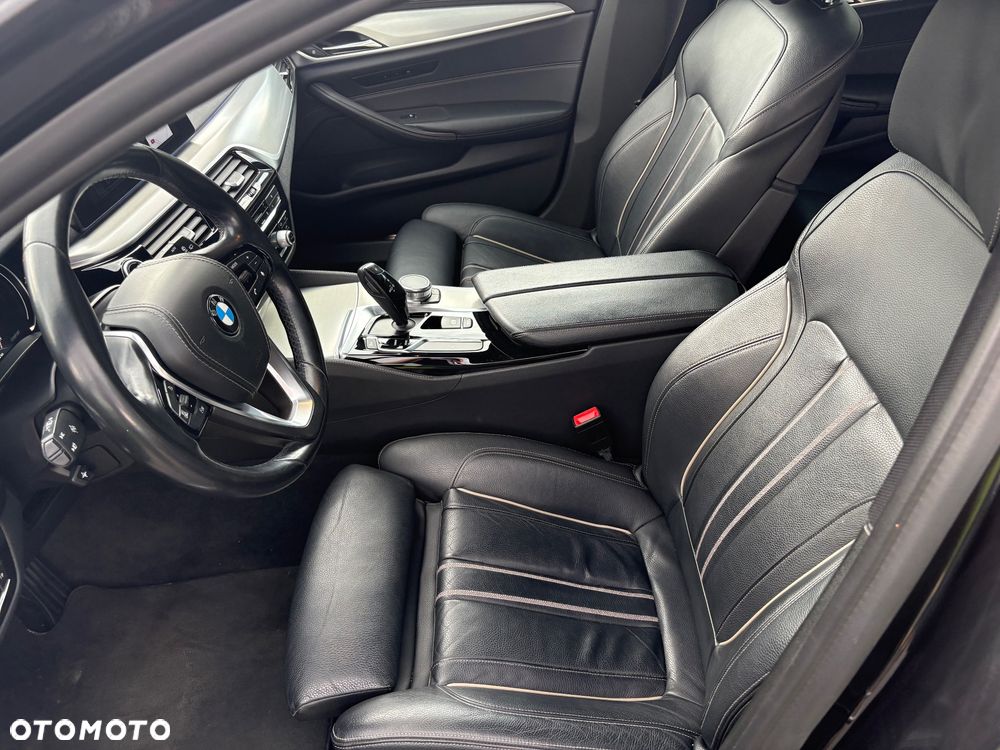 BMW Seria 5 520d Luxury Line - 12