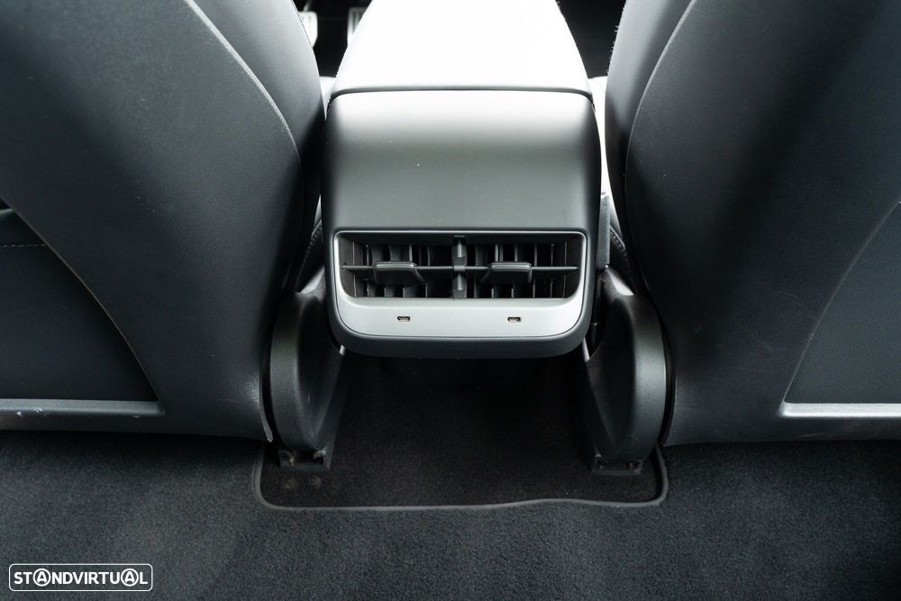 Tesla Model 3 Performance Dual Motor AWD - 24
