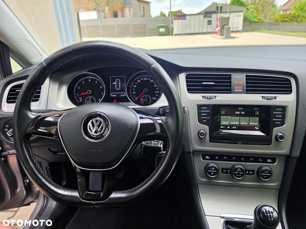 Volkswagen Golf - 20