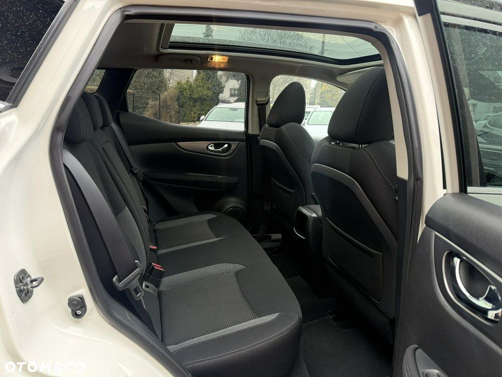 Nissan Qashqai 1.6 DIG-T N-Connecta - 25