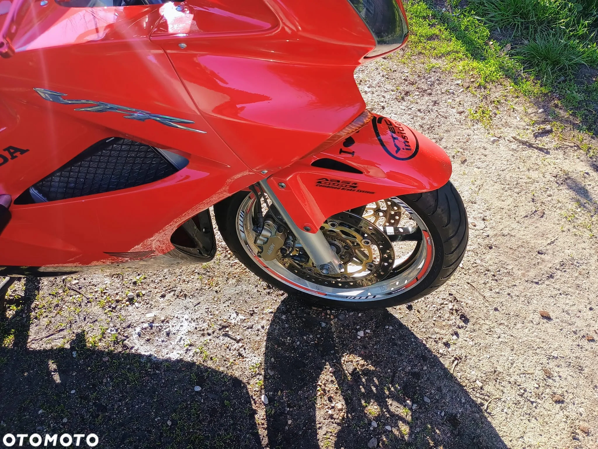 Honda VFR - 16