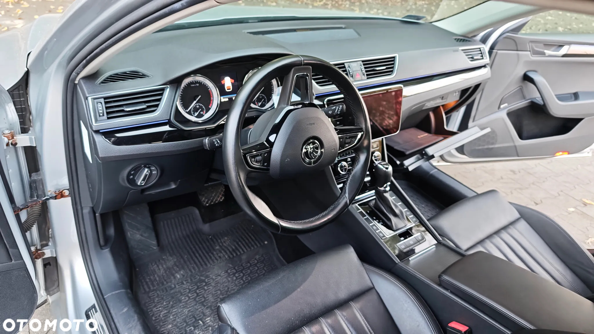 Skoda Superb 1.8 TSI L&K DSG - 11