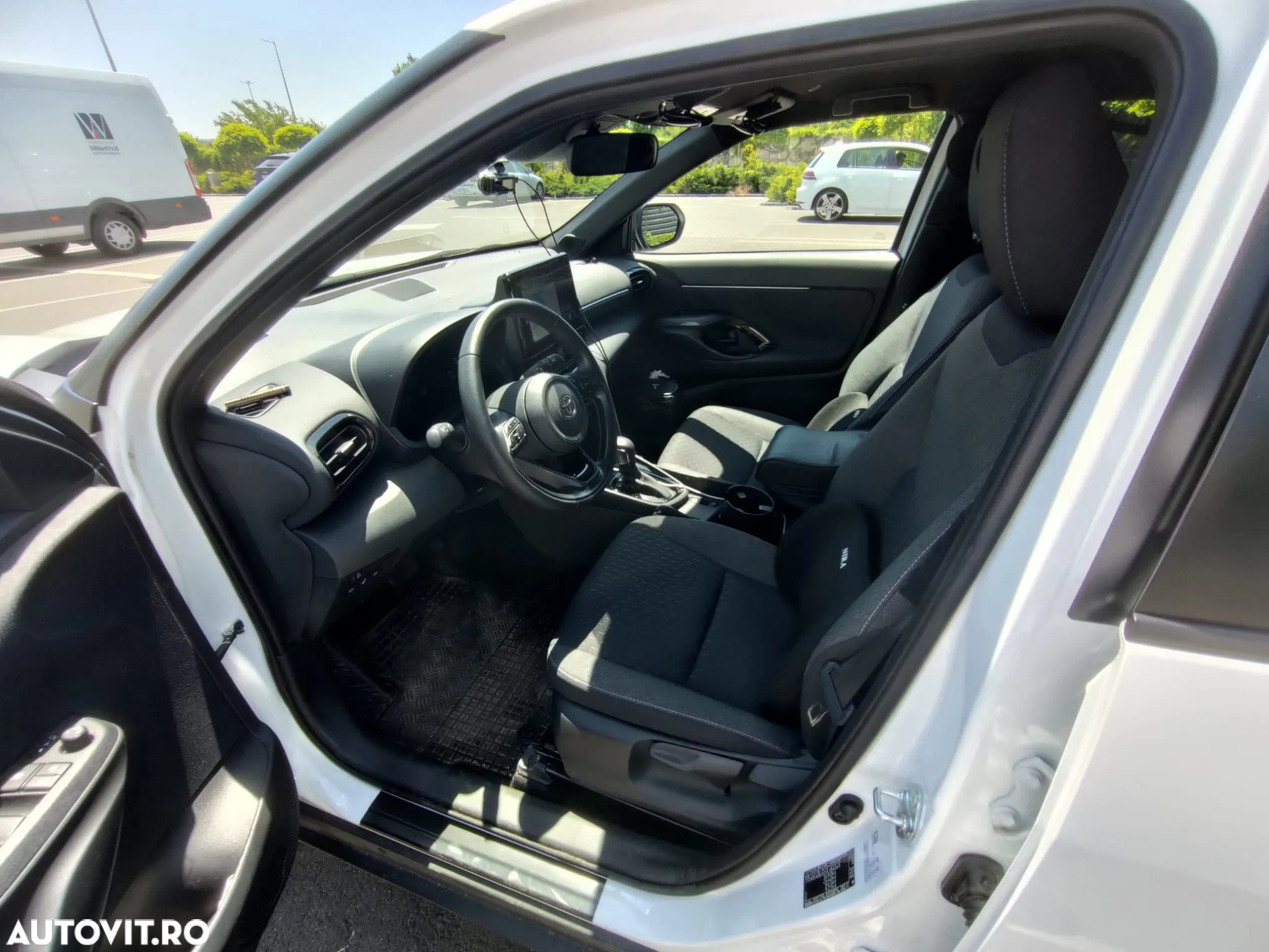 Toyota Yaris Cross 1.5 VVT-i HSD 4x2 Dynamic - 15