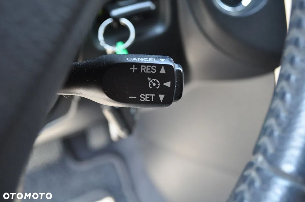 Toyota Corolla Verso 1.8 Premium 7os MM - 26