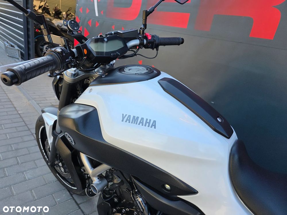 Yamaha MT - 9