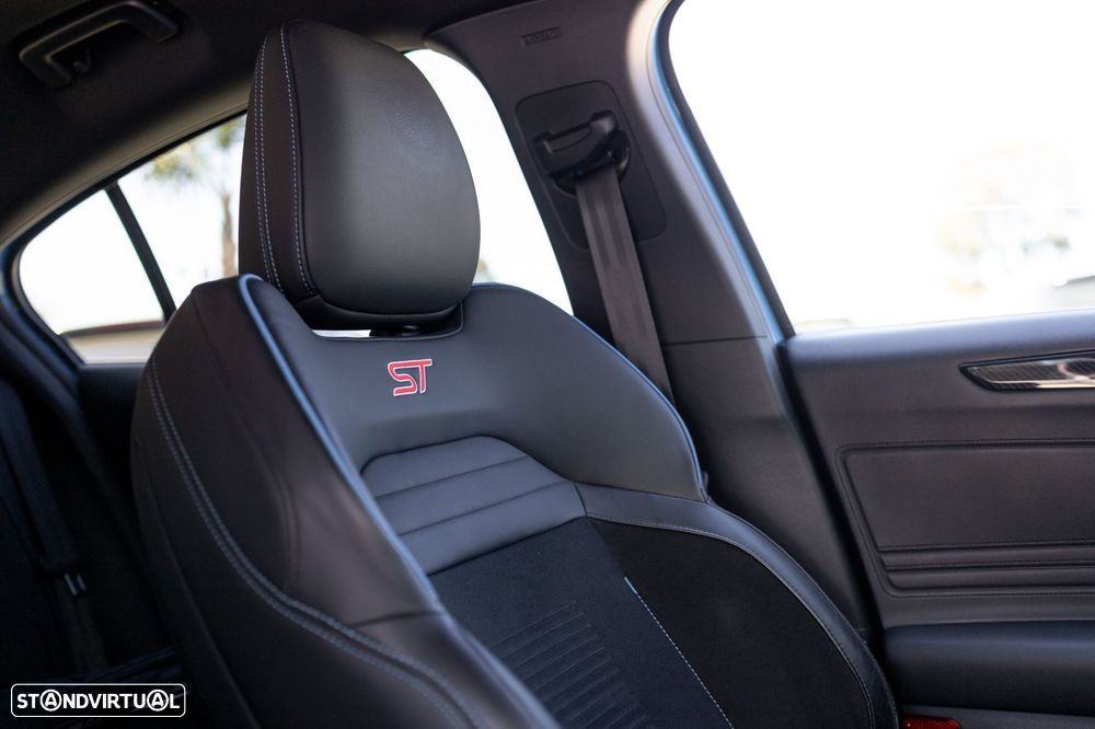 Ford Focus 2.3 EcoBoost S&S ST - 40