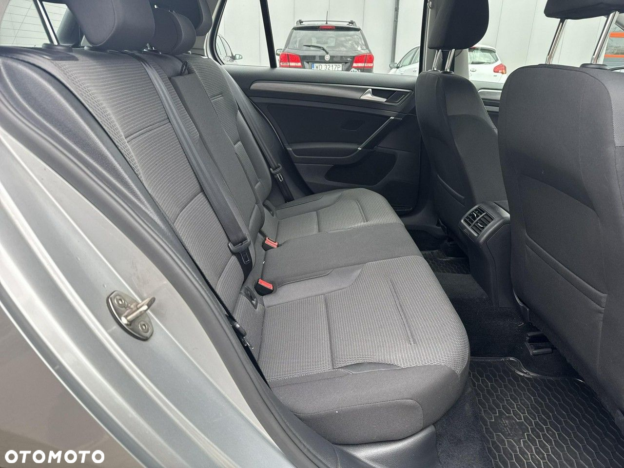 Volkswagen Golf - 18
