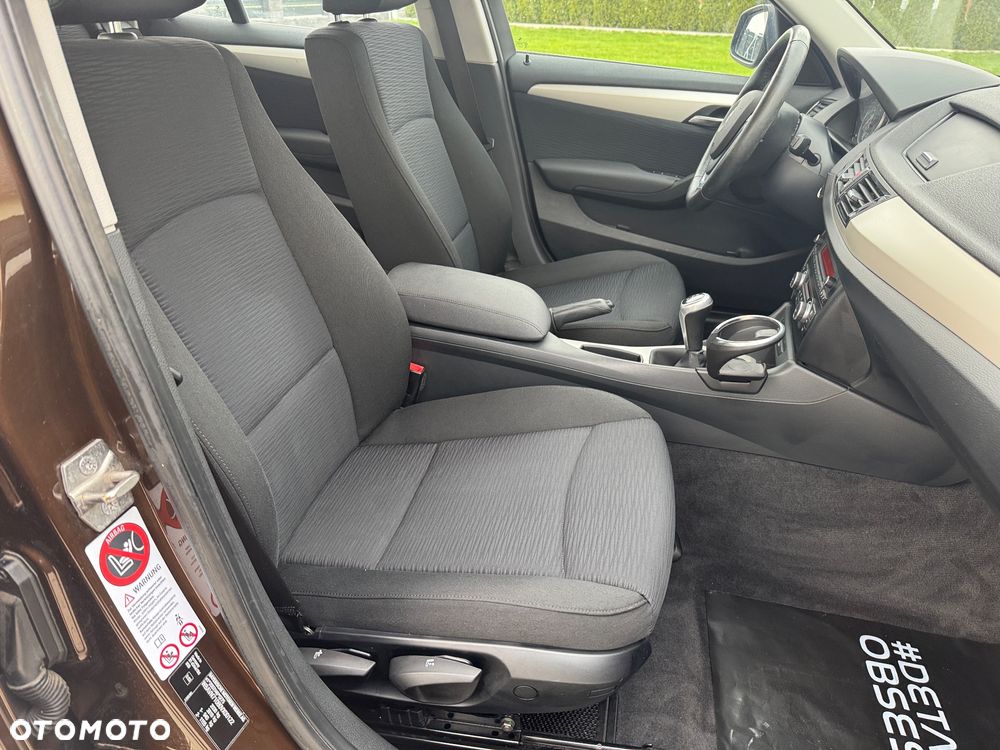 BMW X1 sDrive18d xLine - 29