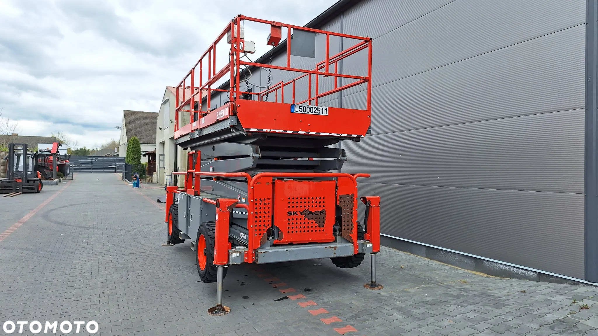 Skyjack SJ9250 Podest Podnośnik Nożycowy Terenowy Spalinowy 4x4 - 11