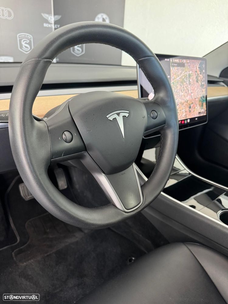 Tesla Model 3 - 20