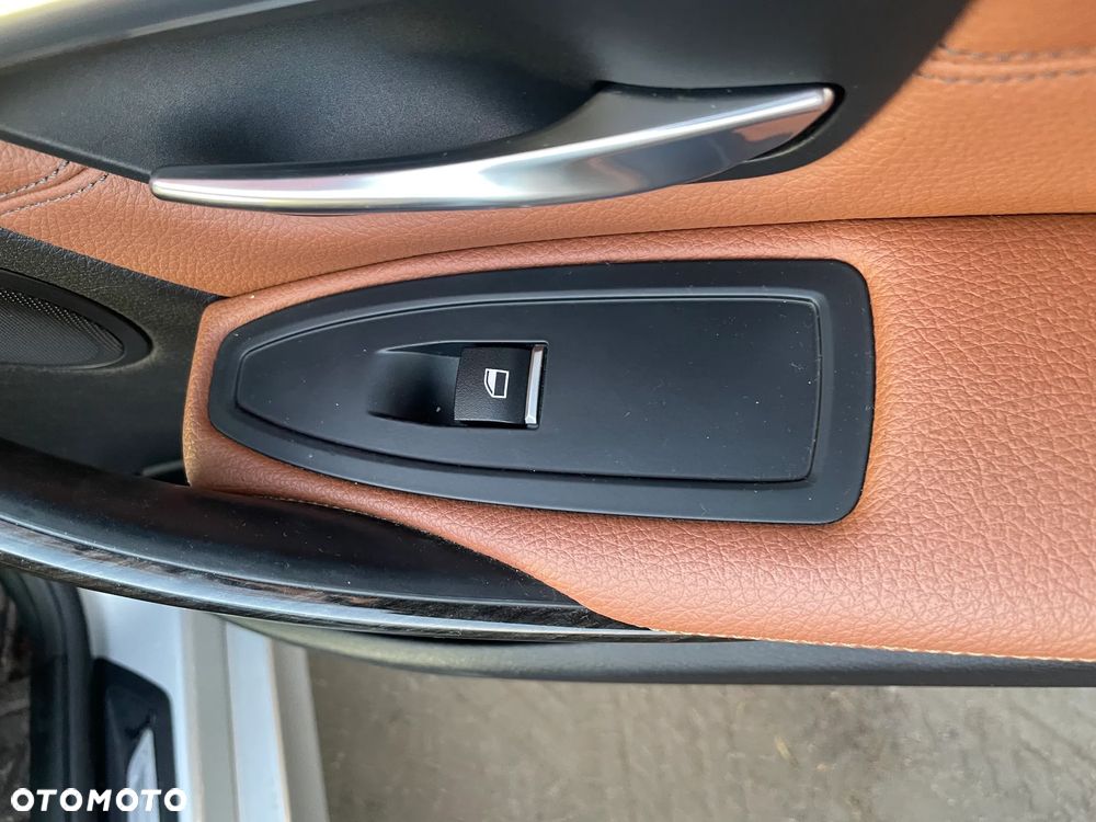 BMW Seria 3 330d xDrive Sport-Aut Luxury Line - 12