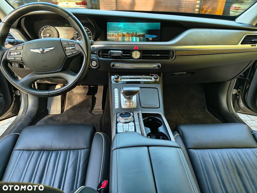 Genesis G90 - 20
