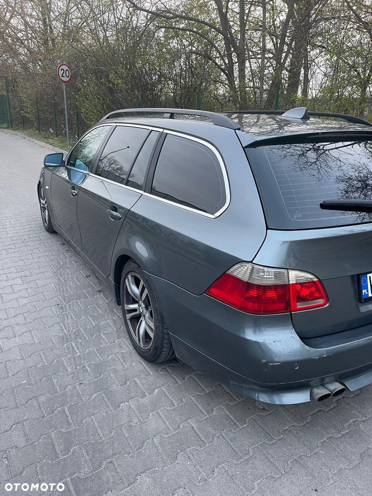 BMW Seria 5 525d - 5