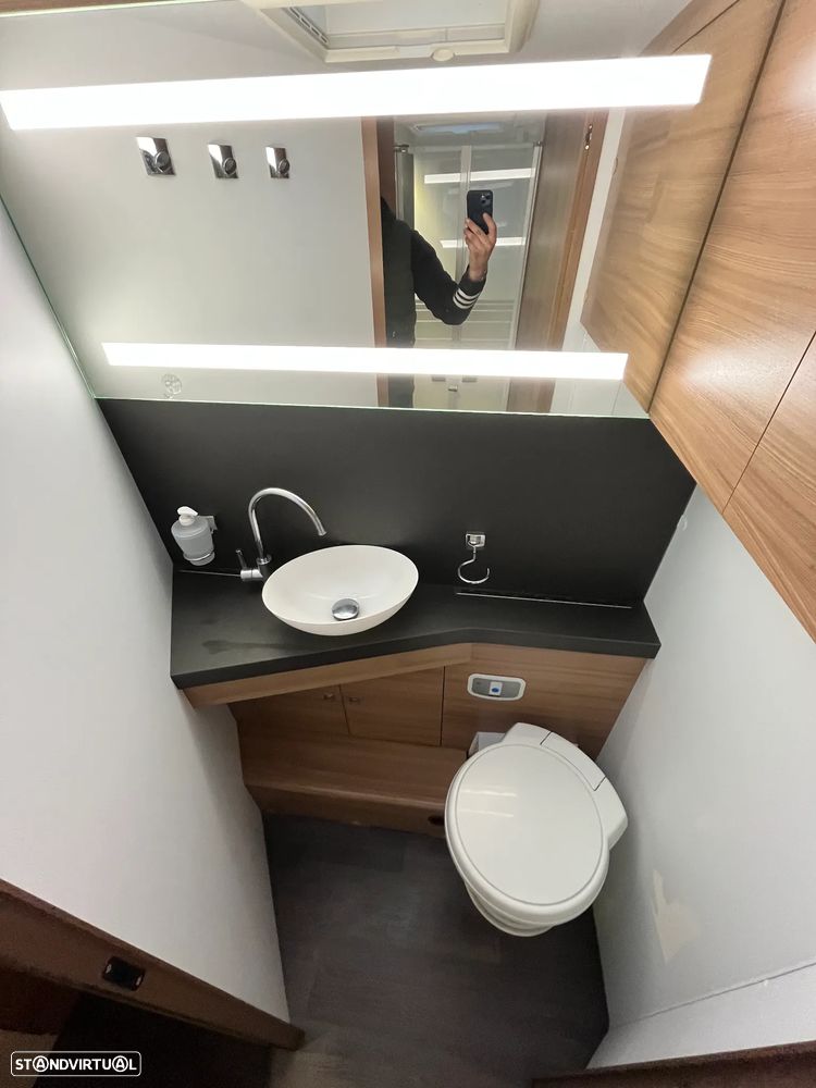 Adria Matrix Axess 670 DC - 21