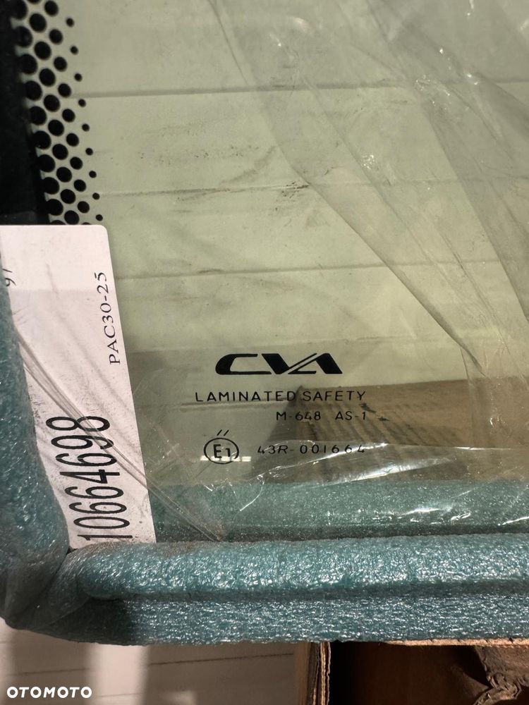 Szyba czołowa koparka Liebherr nr 10664698 - 4