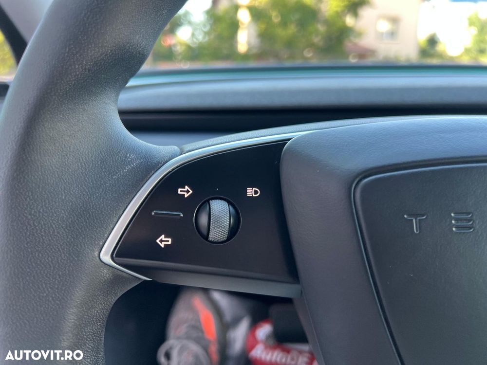 Tesla Model 3 - 13