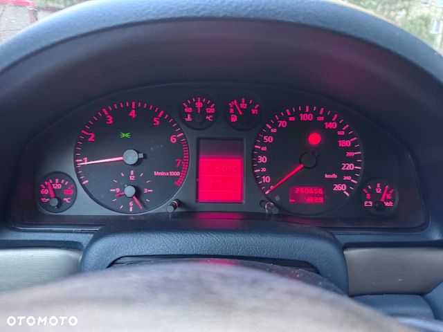 Audi A4 Limousine - 8