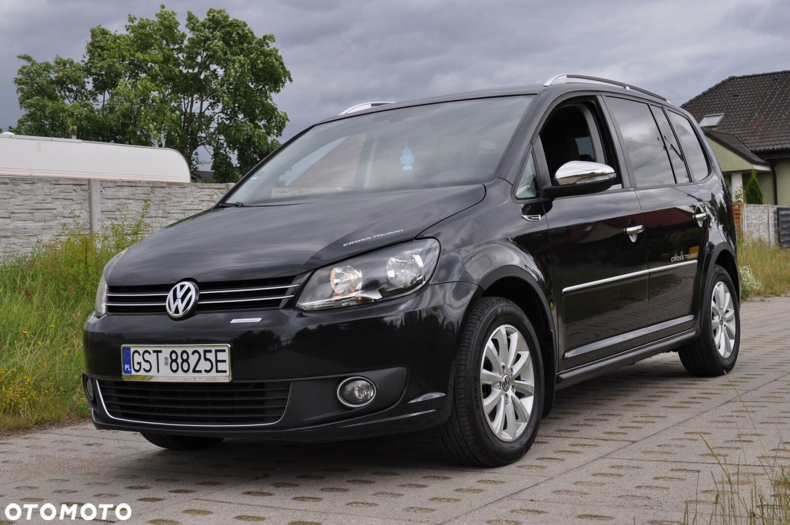 Volkswagen Touran - 1