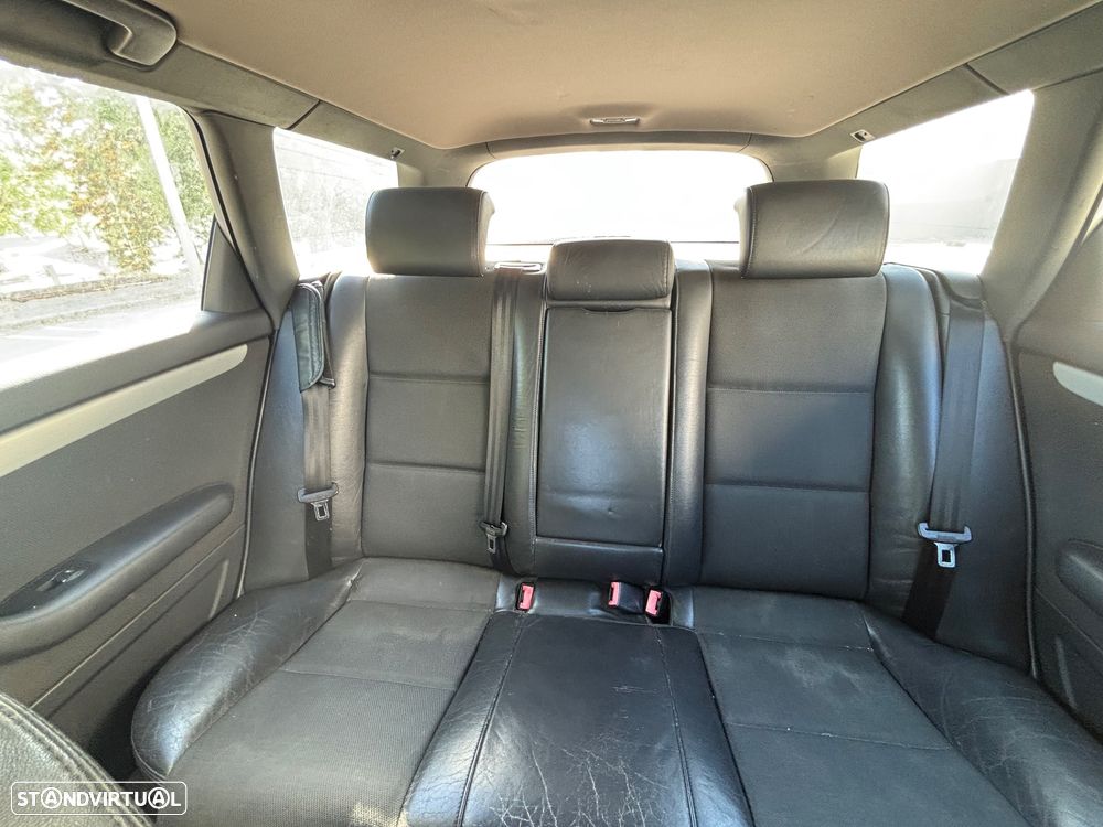 Audi A4 Avant 2.0 TDI S-line - 17