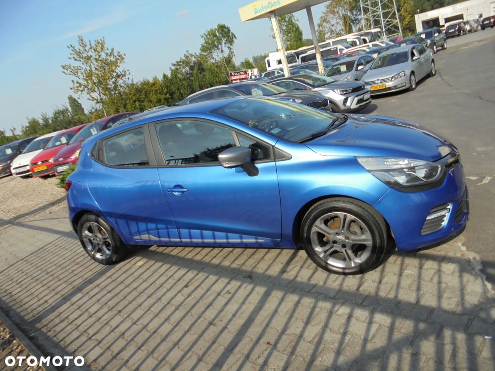 Renault Clio - 36