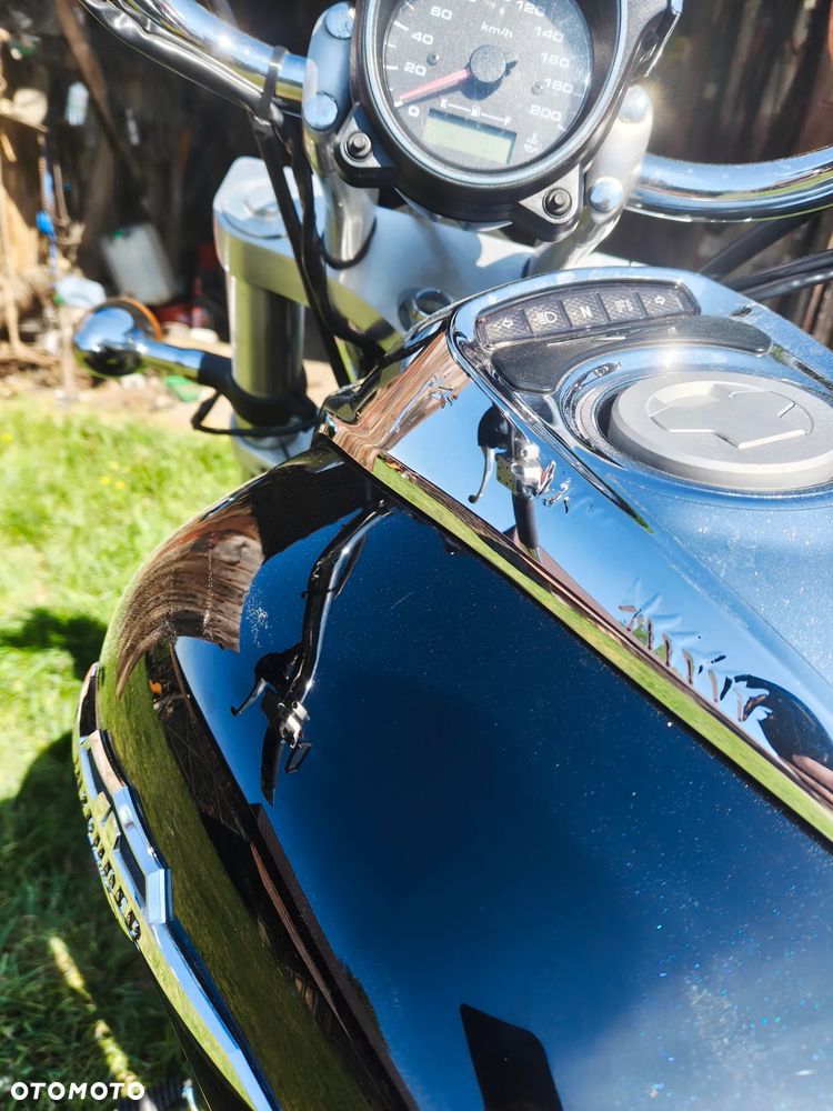 Suzuki Intruder - 7
