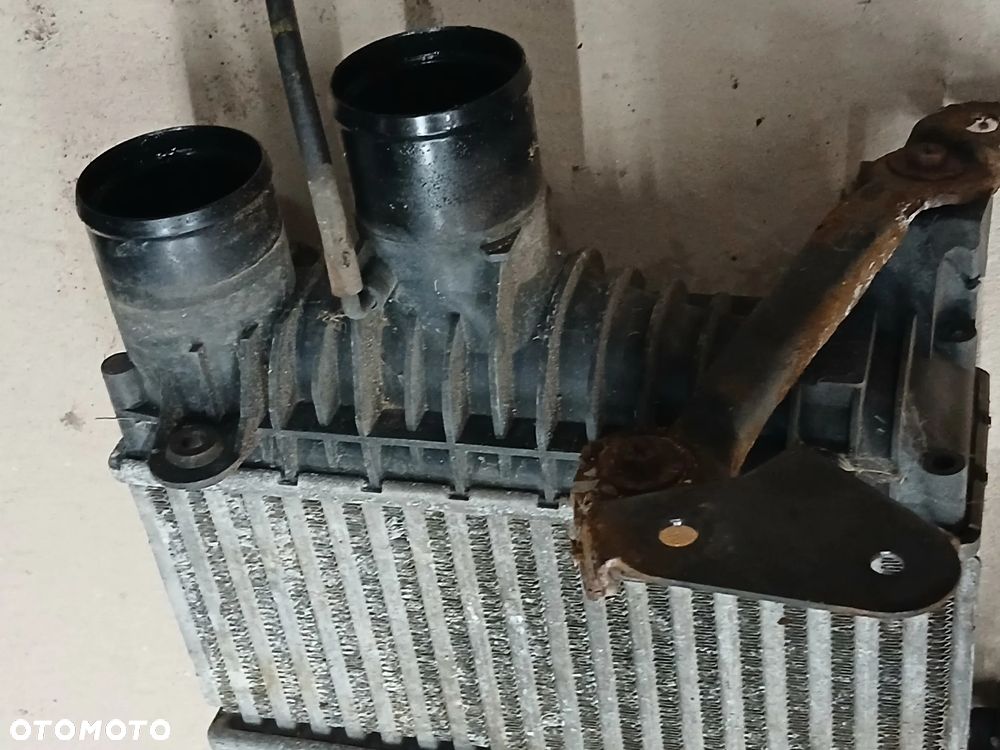 Toyota Avensis T25  Corolla Verso 2.0  D4D intercooler chłodnica powietrza 116 KM - 2