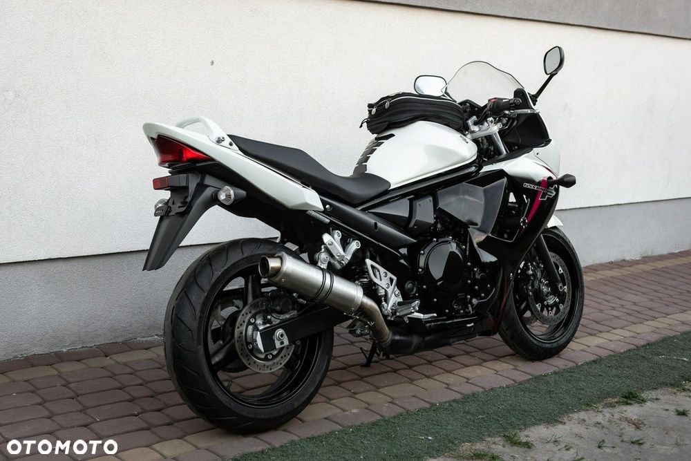 Suzuki GSX - 4