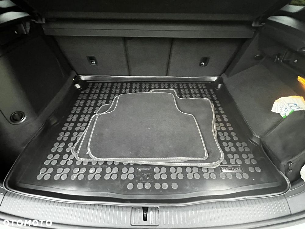 Volkswagen Tiguan ver-1-5-ehybrid-opf-dsg-r--line - 23