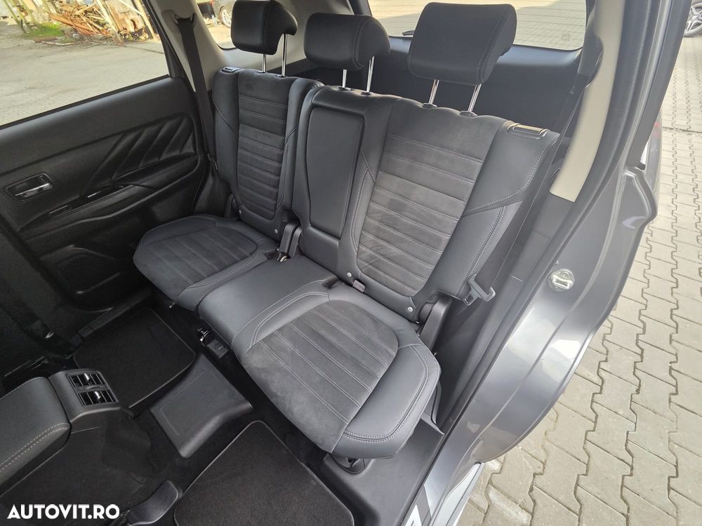 Mitsubishi Outlander - 7