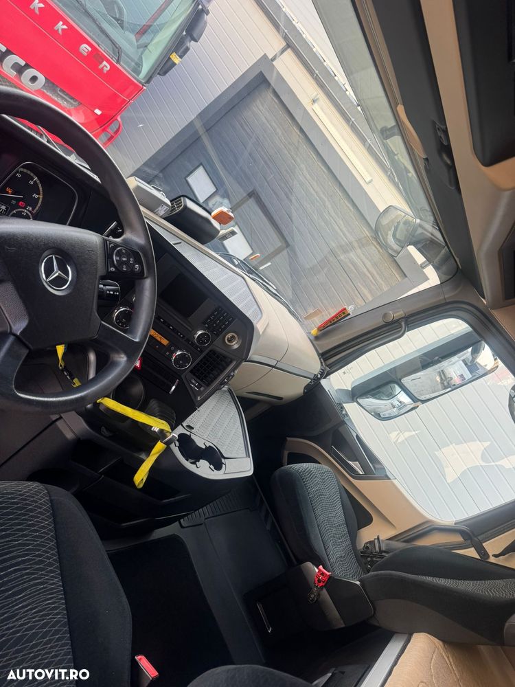 Mercedes-Benz Actros - 10