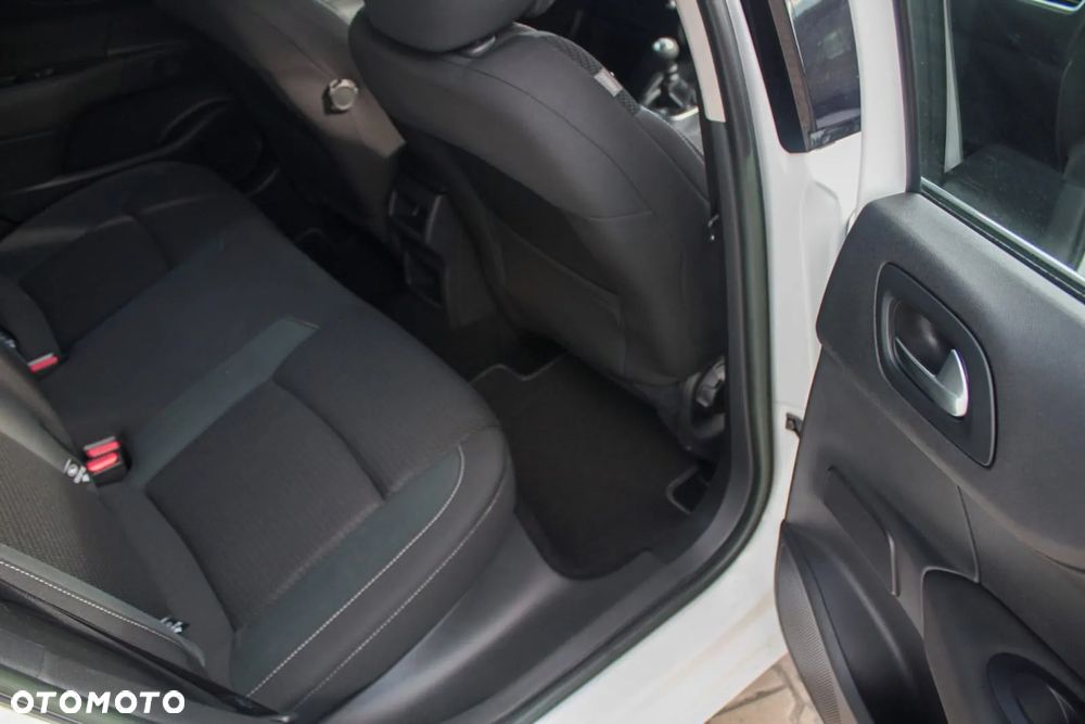 Citroën C4 e-HDi 115 Exclusive - 12