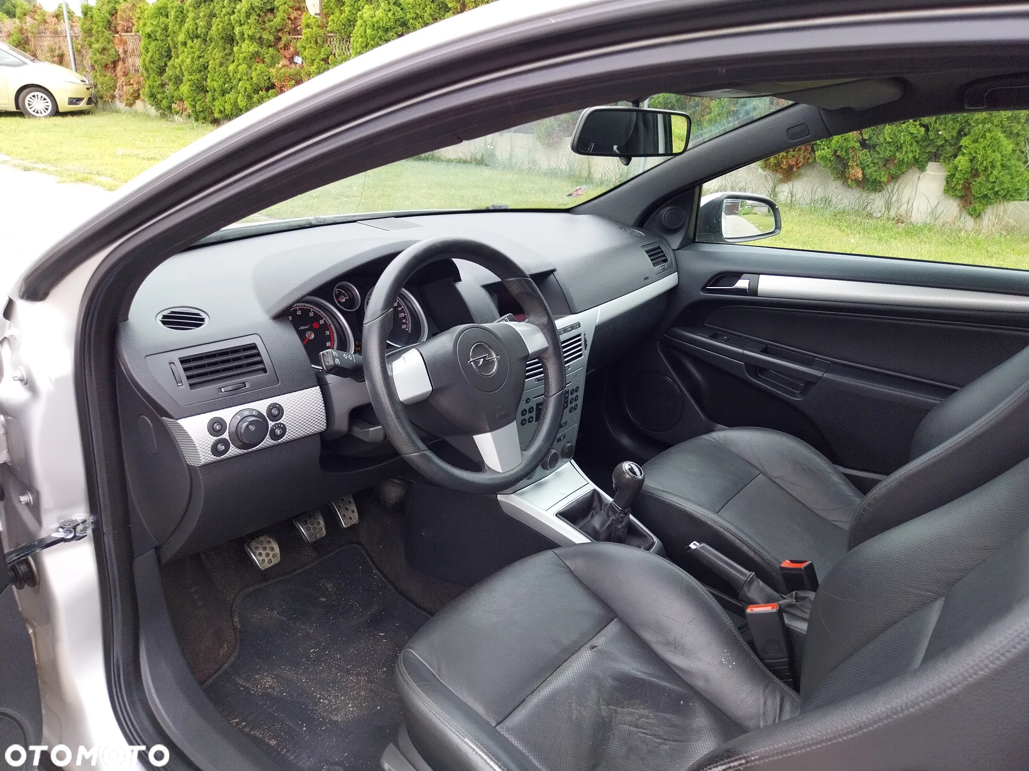 Opel Astra GTC 1.8 Sport - 14