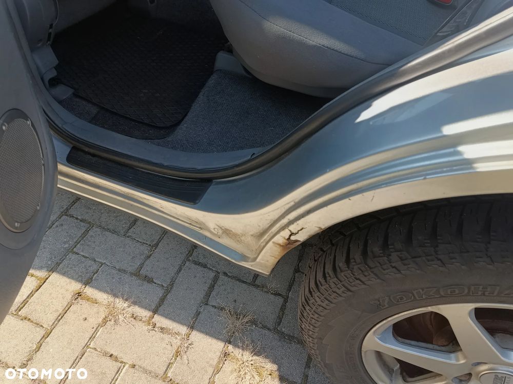 Toyota RAV4 - 5