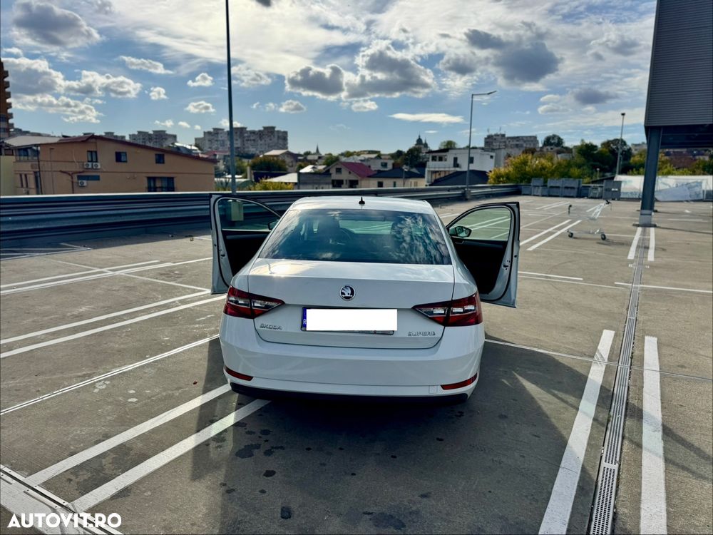 Skoda Superb 2.0 TDI DSG Ambition - 12