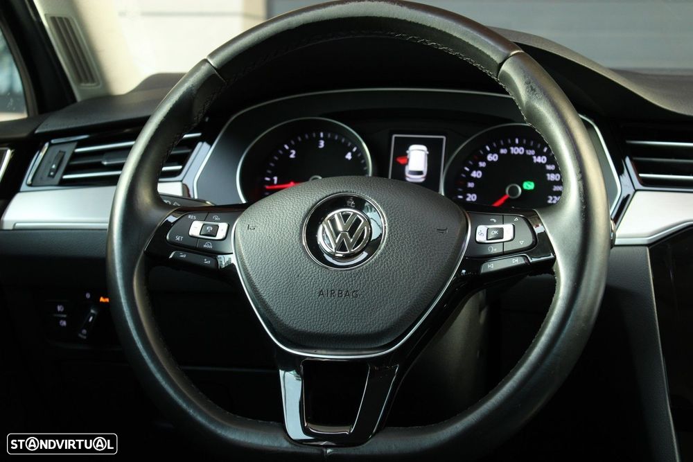 VW Passat Variant 2.0 TDi Highline DSG - 14