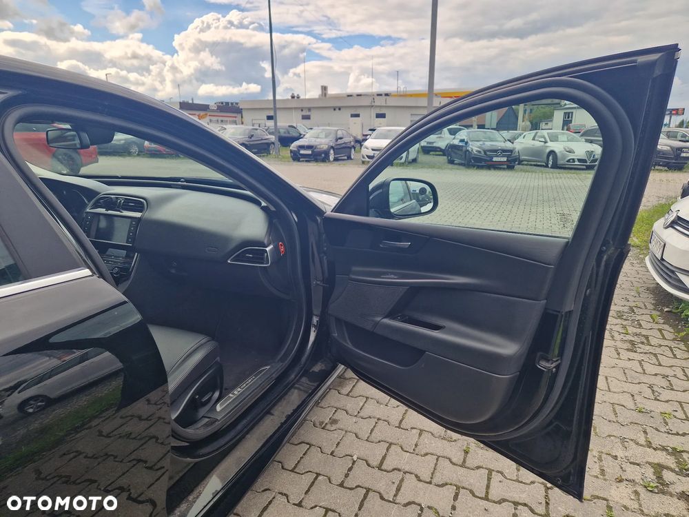 Jaguar XE - 28