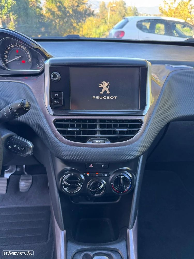 Peugeot 2008 - 12