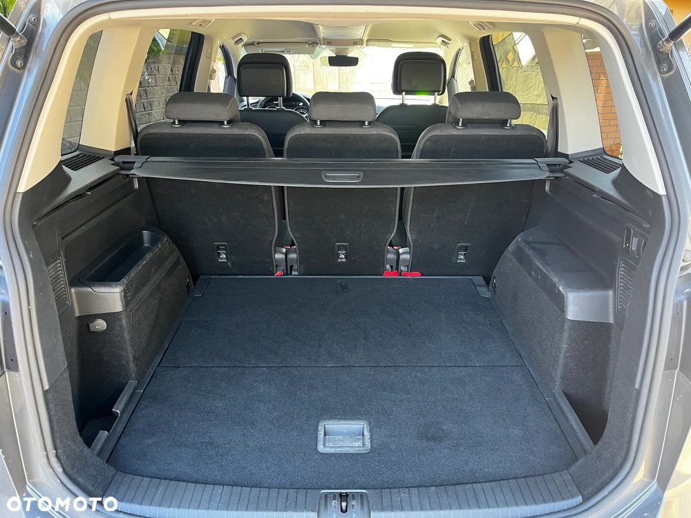 Volkswagen Touran 1.6 TDI SCR BlueMotion Technology Comfortline - 16