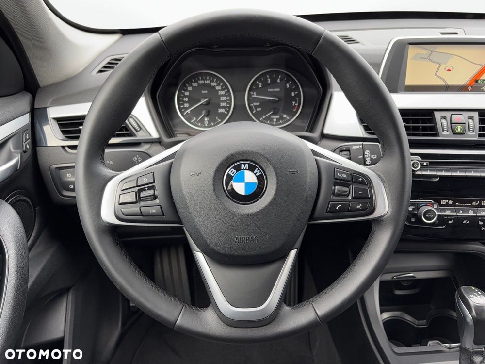 BMW X1 xDrive20i Advantage - 11