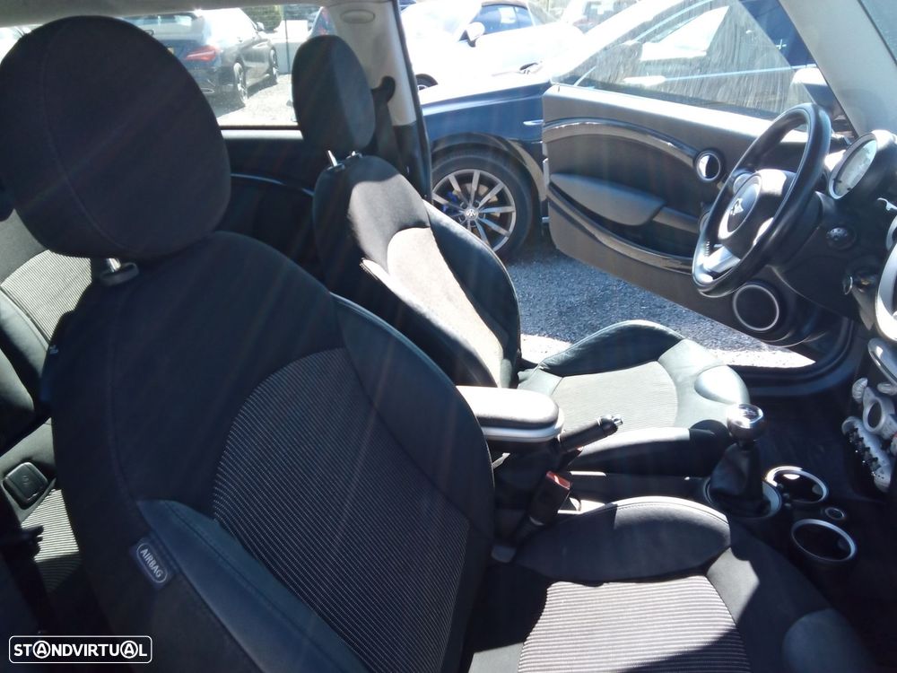 MINI Clubman Cooper D - 25